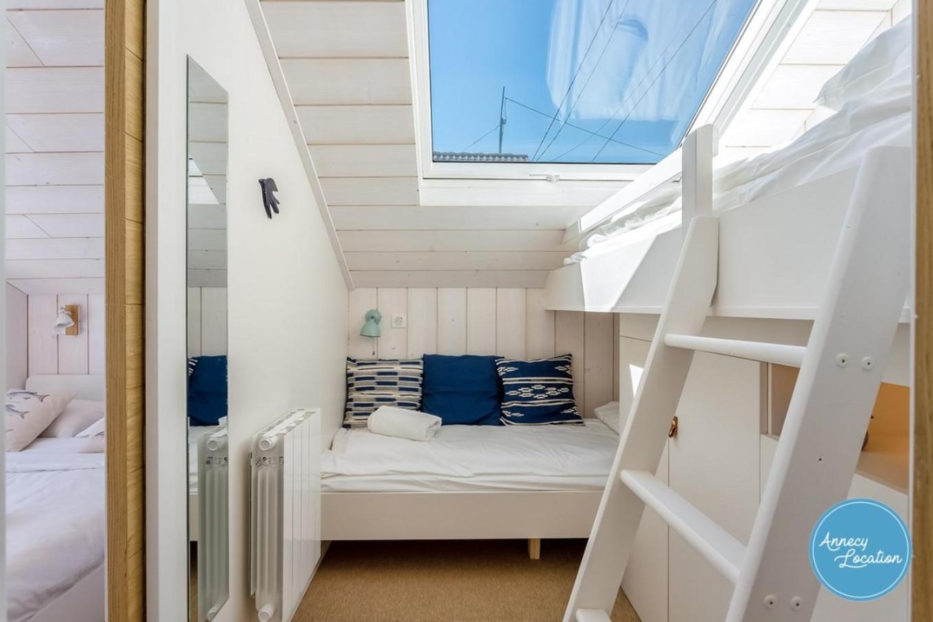 Chalet Coquillage Waterfront Escape On Lake Doussard Exterior photo